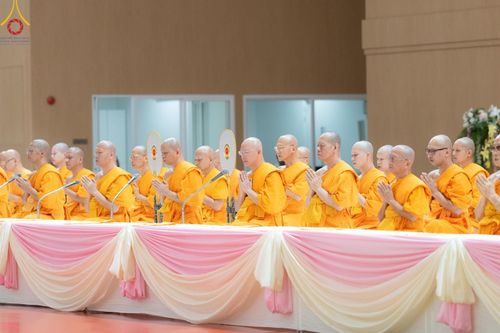 ภาพ No.149037:พิธีถวายคิลานเภสัชและอุปกรณ์ทางการแพทย์ เนื่องในวันธรรมชัย วันอาทิตย์ที่ 18 สิงหาคม พ.ศ. 2567 ณ ห้องแก้วสารพัดนึก 2 สภาธรรมกายสากล วัดพระธรรมกาย