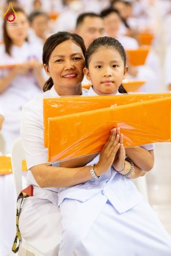 ภาพ No.215364:วันอาทิตย์ต้นเดือนที่ 6 เมษายน พ.ศ. 2568 ขบวนอัญเชิญผ้าป่าสมทบ มหาสังฆทาน 40,000 กว่าวัดทั่วประเทศ ณ สภาธรรมกายสากล วัดพระธรรมกาย