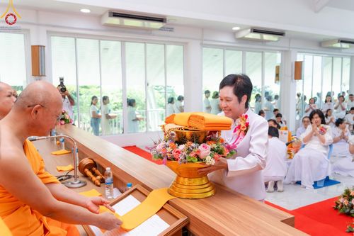 ภาพ No.169611:พิธีทอดกฐินเพื่อสร้าง หอฉันคุณยายอาจารย์ มหารัตนอุบาสิกาจันทร์ ขนนกยูง  ณ ศูนย์ปฏิบัติธรรมชลบุรี วันที่ 25 ตุลาคม พ.ศ. 2567