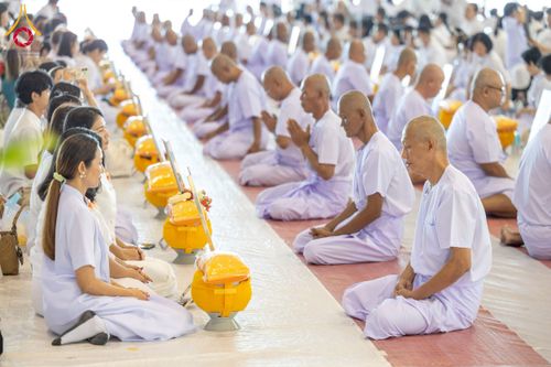 ภาพ No.277369:วันเสาร์ที่ 6 ธันวาคม พ.ศ. 2568 พิธีบรรพชาอุปสมบทและพิธีถวายบาตร โครงการอุปสมบทบูชาธรรมมหาปูชนียาจารย์ ประจำปี พ.ศ.2568 โครงการบวชพระนานาชาติ AEC และ WAB รุ่น CEO (นักบริหาร) รุ่นที่ 5 ณ โบสถ์พระไตรปิฏก วัดพระธรรมกาย