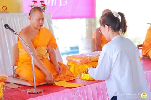 ภาพ No.135637:พิธีขอขมารับผ้าไตร , พิธีบรรพชา ในโครงการบรรพชาสามเณร ฟื้นฟูพระพุทธศาสนาทั่วไทย  ณ ศูนย์ปฏิบัติธรรมสวนผึ้ง จ.ราชบุรี วันที่ 4 เมษายน พ.ศ. 2567