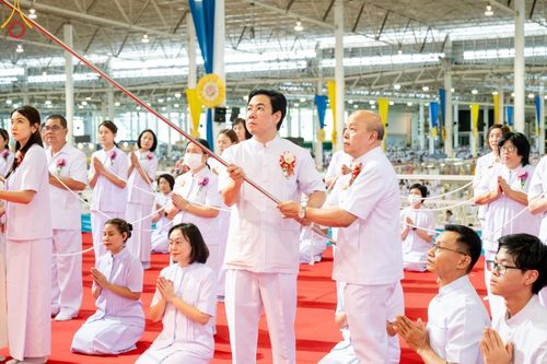 ภาพ No.151420:พิธีจุดเทียนใจ ไฟนิรันดร์ อนันตชัย ณ สภาธรรมกายสากล วัดพระธรรมกาย วันอาทิตย์ต้นเดือนที่ 1 กันยายน พ.ศ. 2567