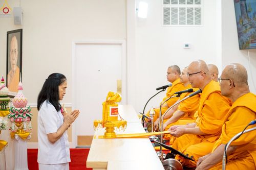 ภาพ No.252016:วันที่ 9 ตุลาคม พ.ศ. 2568 วัดพระธรรมกายซีลีคอนวัลเลย์ Dhammakaya Meditation Center Silicon Vally  เมืองมอแกนฮิลล์ รัฐเคลิฟอร์เนีย สหรัฐอเมริกา  ได้จัดงาน วันคล้ายวันเกิดด้วยรูปกายเนื้อ  พระมงคลเทพมุนี ครบ 141 ปี โดยมีกำหนดการช่วงเย็น พิธีมุทิตาสักการะพระ