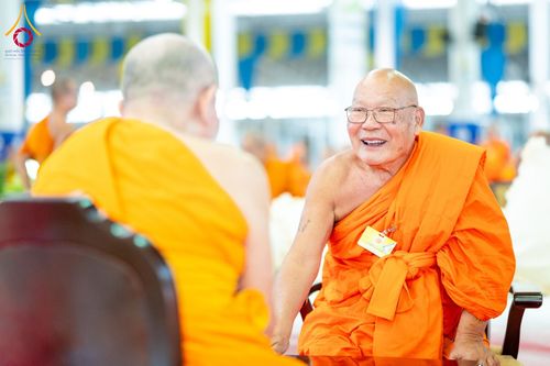 ภาพ No.185226:พิธีถวายมหาสังฆทาน 1,000 วัด ในวาระอายุวัฒนมงคล 84 ปี หลวงพ่อทัตตชีโว วันอาทิตย์ที่ 22 ธันวาคม พ.ศ. 2567 ณ สภาธรรมกายสากล วัดพระธรรมกาย