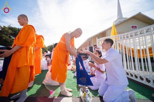 ภาพ No.174986:พิธีทอดกฐิน วัดพระธรรมกายซิลิคอนวัลเลย์ มลรัฐแคลิฟอร์เนีย ประเทศสหรัฐอเมริกา บูชาธรรม 80 ปี หลวงพ่อธัมมชโย โดยคณะศิษยานุศิษย์วัดพระธรรมกาย วันที่ 27 ตุลาคม พ.ศ. 2567