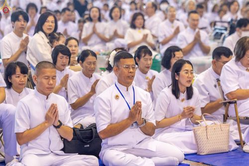 ภาพ No.243452:วันที่ 7 กันยายน พ.ศ. 2568 พิธีตักบาตร ข้าวสารอาหารแห้ง ในวันครูผู้ค้นพบวิชชาธรรมกาย ณ บ้านแก้วเรือนทองคุณยายฯ สภาธรรมกายสากล วัดพระธรรมกาย