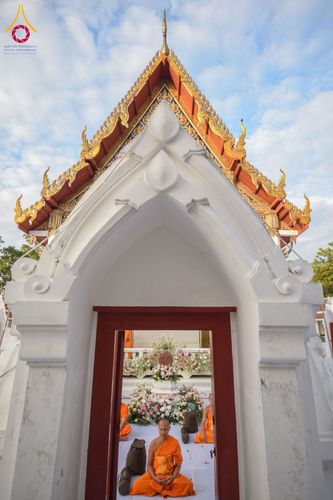 ภาพ No.197035:พระธรรมยาตราปฏิบัติธรรม และถ่ายภาพหมู่ประวัติศาสตร์ ณ วัดโบสถ์(บน) ตำบลบางคูเวียง อำเภอบางกรวย จังหวัดนนทบุรี ในโครงการธรรมยาตรา กตัญญูบูชา มหาปูชนียาจารย์ พระมงคลเทพมุนี(สด จนฺทสโร) พระผู้ปราบมาร อนุสรณ์สถาน 7 แห่ง ปีที่ 13 วันที่ 18 มกราคม พ.ศ. 2568