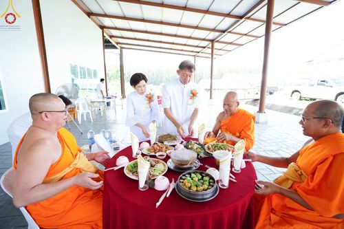 ภาพ No.93015:พิธีทอดกฐินสามัคคี ศูนย์อบรมเยาวชนกาญจนบุรี วันที่ 8 พฤศจิกายน พ.ศ. 2566