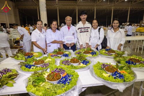 ภาพ No.121538:พิธีถวายภัตตาหารเป็นสังฆทาน แด่คณะพระธรรมยาตรา ปีที่ 12 วันที่ 31 มกราคม พ.ศ. 2567 ณ สภาธรรมกายสากล วัดพระธรรมกาย