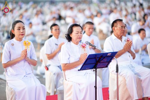 ภาพ No.162246:พิธีจุดประทีปโคมลาน ถวายเป็นพุทธบูชา สร้างความสว่างไสวให้กับแผ่นดินด้วยแสงธรรม วันพฤหัสบดีที่ 17 ตุลาคม พ.ศ. 2567 ณ พุทธอุทยานนานาชาติ จังหวัดหนองคาย