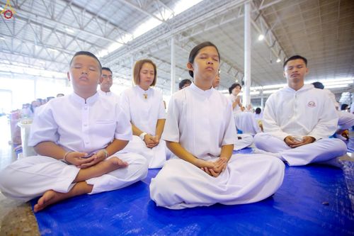 ภาพ No.227844:วันอาทิตย์ที่ 1 มิถุนายน พ.ศ. 2568 พิธีตักบาตร , พิธีบูชาข้าวพระ ณ วัดพระธรรมกาย จ.ปทุมธานี