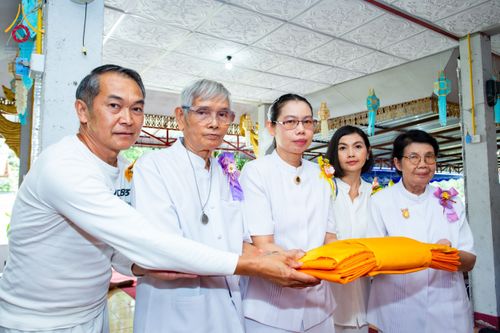 ภาพ No.173332:พิธีทอดกฐิน วัดศรีดงเย็น จ.ลำพูน ในโครงการกฐินสามัคคีทั่วไทย 30,000 วัด บูชาธรรม 80 ปี หลวงพ่อธัมมชโย โดยคณะศิษยานุศิษย์วัดพระธรรมกาย วันที่ 31 ตุลาคม พ.ศ. 2567