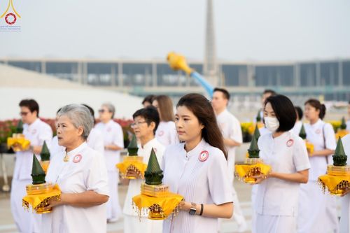 ภาพ No.133692:พิธีเวียนประทักษิณและพิธีวันทาเจดีย์ โครงการบรรพชาสามเณร ฟื้นฟูพระพุทธศาสนาทั่วไทย ณ วัดพระธรรมกาย วันเสาร์ที่ 6 เมษายน พ.ศ. 2567