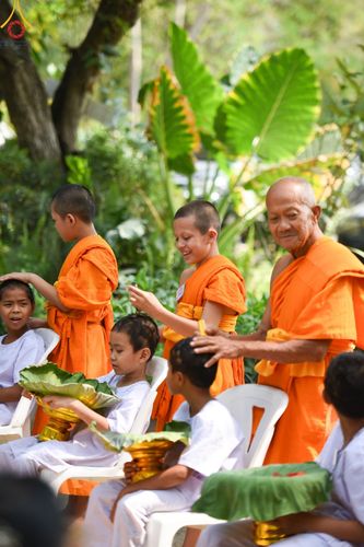 ภาพ No.135195:พิธีตัดปอยผม, พิธีขอขมารับผ้าไตร, พิธีบรรพชา, พิธีถวายบาตร ในโครงการบรรพชาสามเณร ฟื้นฟูพระพุทธศาสนาทั่วไทย  ณ ศูนย์ปฏิบัติธรรมบุญประสาน ต.พญาเย็น อ.ปากช่อง จ.นครราชสีมา วันที่ 5 เมษายน พ.ศ. 2567