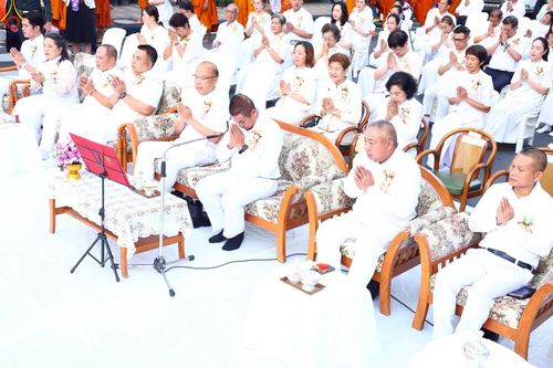 ภาพ No.236903:วันอาทิตย์ที่ 10 สิงหาคม พ.ศ. 2568 มหาสังฆทานครั้งยิ่งใหญ่ ตักบาตรพระ 10,000 รูป ถ.นิพัทธ์อุทิศ 3 ใจกลางนครหาดใหญ่ จ.สงขลา