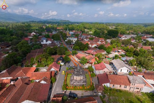 ภาพ No.105156:สามเณรธรรมทายาทชาวอินโดนีเซียกว่า 1,000 รูป เดินธรรมยาตรา บูชาพระสัมมาสัมพุทธเจ้า ณ มหาเจดีย์บุโรพุทโธ ประเทศอินโดนีเซีย ในวันที่ 27 ธันวาคม พ.ศ. 2566