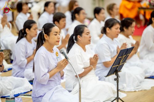 ภาพ No.221834:โครงการปฏิบัติธรรมอบรมศีลธรรม “บวชอุบาสิกาแก้ว” ถวายเป็นพระราชกุศลแด่พระบาทสมเด็จพระเจ้าอยู่หัว เนื่องในโอกาสมหามงคล “วันฉัตรมงคล”  ระหว่างวันที่ 2 – 4 พฤษภาคม 2568  ณ อาคาร 115 ปี คุณยายอาจารย์ฯ