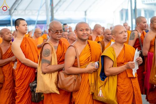 ภาพ No.60291:การต้อนรับพระสังฆาธิการ 10,000 กว่าวัดทั่วประเทศ พิธีมอบปัจจัยช่วยเหลือครู 4 จังหวัดชายแดนภาคใต้ พิธีปฏิบัติธรรม ในวันคุ้มครองโลก วันจันทร์ที่ 22 เมษายน พ.ศ.2567 ณ วัดพระธรรมกาย จ.ปทุมธานี