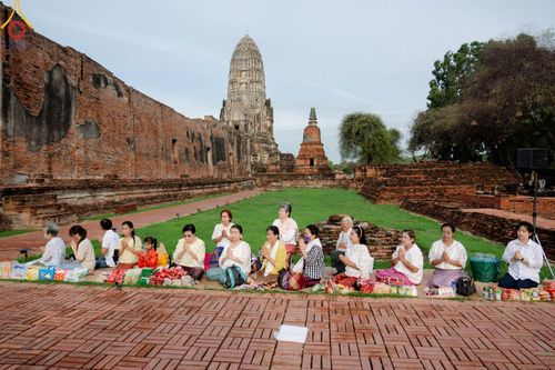 ภาพ No.138500:พิธีตักบาตร วัดราชบูรณะ จ.พระนครศรีอยุธยา วันที่ 25 พฤษภาคม พ.ศ.2567