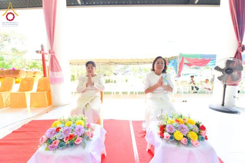 ภาพ No.175550:พิธีถวายมหาสังฆทาน 348 วัด ฉลองครบรอบ 8 ปี ธุดงค์สถานอำนาจเจริญ บูชาธรรม 80 ปี หลวงพ่อธัมมชโย วันที่ 17 พฤศจิกายน พ.ศ. 2567