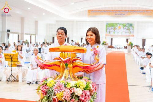 ภาพ No.174257:พิธีทอดกฐินกตัญญูบูชาธรรม ณ พระมหาเจดียทัตตชีโว ศูนย์อบรมเยาวชนกาญจนบุรี ในโครงการกฐินสามัคคีทั่วไทย 30,000 วัด บูชาธรรม 80 ปี หลวงพ่อธัมมชโย โดยคณะศิษยานุศิษย์วัดพระธรรมกาย วันที่ 9 พฤศจิกายน พ.ศ. 2567