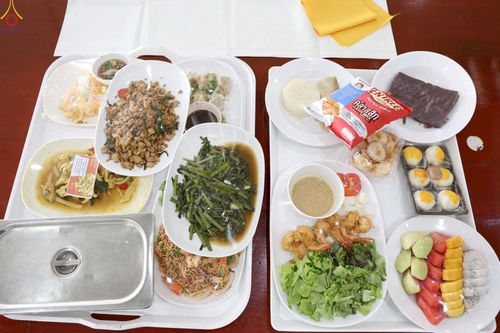 ภาพ No.246977:วันที่ 20 กันยายน พ.ศ. 2568 พิธีถวายเมนูสวรรค์เพื่อการบรรลุธรรม ณ หอฉันคุณยายอาจารย์ฯ วัดพระธรรมกาย