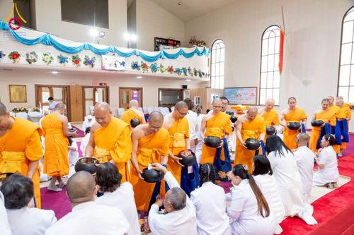 ภาพ No.274235:วันอาทิตย์ที่ 26 ตุลาคม พ.ศ. 2568  พิธีทอดกฐินธรรมชัย สร้างทุกสิ่ง ณ วัดพระธรรมกายออเรกอน ประเทศสหรัฐอเมริกา