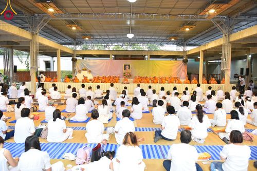 ภาพ No.106663:พิธีถวายภัตตาหารเป็นสังฆทาน แด่คณะพระธรรมยาตราฯ ในโครงการธรรมยาตรากตัญญูบูชา มหาปูชนียาจารย์ พระมงคลเทพมุนี(สด จนฺทสโร) พระผู้ปราบมาร อนุสรณ์สถาน 7 แห่ง ปีที่ 12 วันที่ 6 มกราคม พ.ศ. 2567 ณ อนุสรณ์สถานโลตัสแลนด์ จ.สุพรรณบุรี