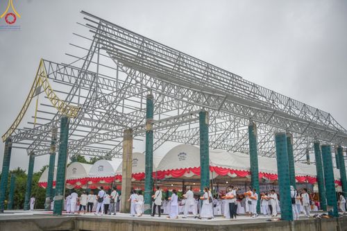 ภาพ No.146544:พิธีทอดผ้าป่าสร้างหลังคาอาคาร 80 ปี หลวงพ่อธัมมชโย ณ ศูนย์ปฎิบัติธรรมวิหารแดง จังหวัดสระบุรี วันอาทิตย์ที่ 28 กรกฎาคม พ.ศ. 2567