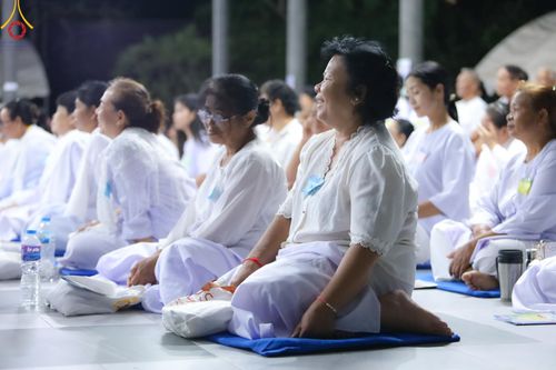 ภาพ No.158248:โครงการอบรมอุบาสก อุบาสิกาแก้ว  ตัวแทนทอดกฐิน 30,000 วัด ทั่วไทย บูชาธรรม 80 ปี หลวงพ่อธัมมชโย ระหว่างวันที่ 20-22 กันยายน พ.ศ. 2567 ณ จังหวัดบุรีรัมย์ รุ่นที่ 3