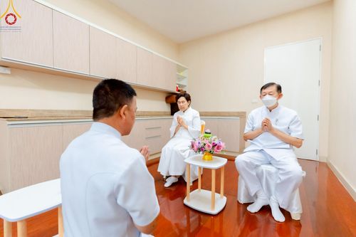 ภาพ No.223123:วันที่ 2 -10 พฤษภาคม พ.ศ. 2568 พิธีตัดปอยผม ปลงผม พิธีขอขมาลาอุปสมบทอุทิศชีวิต ของอุบาสก พิสิทธิ์ หมื่นแกล้ว  ณ วัดพระธรรมกาย