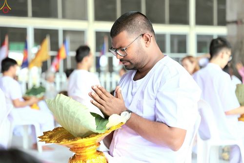 ภาพ No.230752:วันที่ 28 มิถุนายน พ.ศ. 2568 พิธีตัดปอยผมและปลงผม โครงการบวชพระนานาชาติ AEC & WAB รุ่นที่ 9 ณ วิหารคด 2 วัดพระธรรมกาย