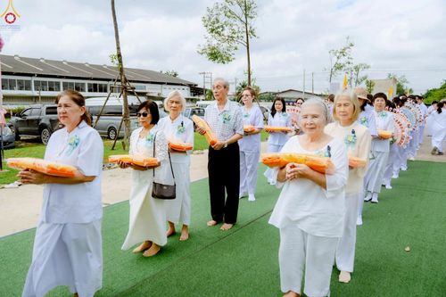 ภาพ No.266804:วันที่ 5 พฤศจิกายน พ.ศ. 2568 พิธีทอดกฐิน ณ อนุสรณ์สถานพระมงคลเทพมุนี  (สด จนฺทสโร) ผู้ค้นพบวิชชาธรรมกาย สถานที่ตั้งมโนปณิธานบวชตลอดชีวิต คลองบางนางแท่น ต.หอมเกร็ด อ.สามพราน จ.นครปฐม