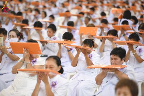 ภาพ No.134278:พิธีทอดผ้าป่าสมทบ มหาสังฆทาน 10,000 วัด ทั่วไทย วันอาทิตย์ต้นเดือนที่ 7 เมษายน พ.ศ.2567 ณ ห้องแก้วสารพัดนึก 1 สภาธรรมกายสากล  วัดพระธรรมกาย จ.ปทุมธานี