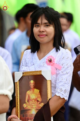 ภาพ No.143650:พิธีถวายผ้าไตร, สวดธรรมจักร, ปฏิบัติธรรม และฟังแสดงพระธรรมเทศนา ภาษาเมียนมา โดยมีสาธุชนชาวเมียนมากว่า 4,000 คน เข้าร่วมพิธี ณ มหารัตนวิหารคด วัดพระธรรมกาย วันอาทิตย์ที่ 7 กรกฎาคม พ.ศ. 2567