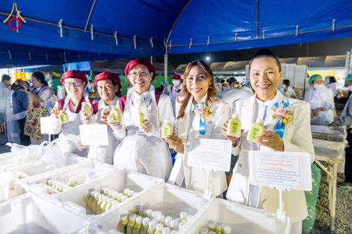 ภาพ No.200175:พิธีถวายภัตตาหารเป็นสังฆทาน แด่พระธรรมยาตรา ณ อนุสรณ์สถานบางปลา วัดบางปลา อำเภอบางเลน จังหวัดนครปฐม ในโครงการธรรมยาตรา กตัญญูบูชา มหาปูชนียาจารย์ พระมงคลเทพมุนี(สด จนฺทสโร) พระผู้ปราบมาร อนุสรณ์สถาน 7 แห่ง ปีที่ 13 วันที่ 23 มกราคม พ.ศ. 2568