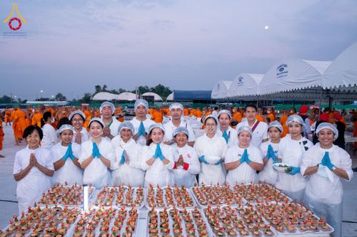 ภาพ No.119041:พิธีถวายภัตตาหารเป็นสังฆทาน แด่คณะพระธรรมยาตรา วันที่ 27 มกราคม พ.ศ. 2567 ณ อนุสรณ์สถานบางปลา จ.นครปฐม