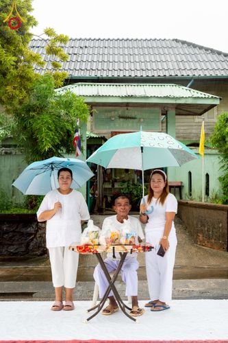 ภาพ No.226053:วันอาทิตย์ที่ 25 พฤษภาคม พ.ศ. 2568 พิธีตักบาตรพระ 1,000 รูปเมืองตรัง ครบรอบ 110 ปี เมืองทับเที่ยง ถวายเป็นพุทธบูชา ถวายเป็นพระราชกุศลแด่รัชกาลที่ 10 และอุทิศส่วนกุศลแด่อดีตเจ้าเมืองตรัง และบรรพบุรุษ ณ บริเวณหน้าศาลากลางจังหวัดตรัง ถนนพระราม 6