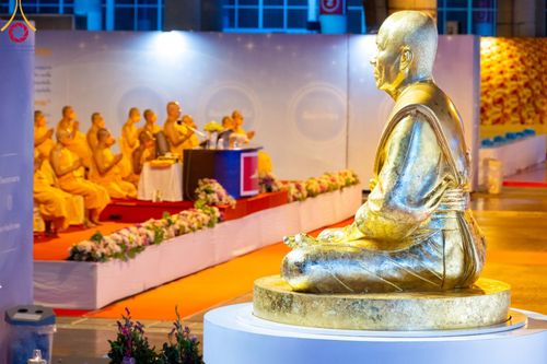 ภาพ No.105188:พิธีฉลองชัยสวดมนต์บทธรรมจักร 6,000,000,000 จบ และสวดมนต์ข้ามปี ณ มหารัตนวิหารคด วัดพระธรรมกาย ในวันที่ 31 ธันวาคม พ.ศ. 2566