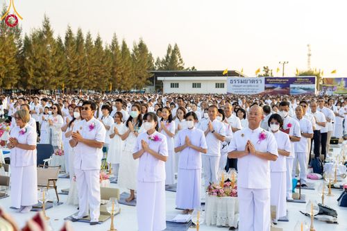 ภาพ No.109548:พิธีจุดประทีปถวายเป็นพุทธบูชา และบูชาธรรมมหาปูชนียาจารย์ วันที่ 10 มกราคม พ.ศ. 2567 ณ อนุสรณ์สถานคลองบางนางแท่น อ.สามพราน จ.นครปฐม