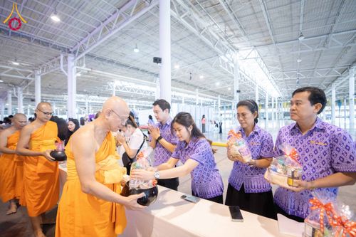 ภาพ No.196020:ผู้ว่าปทุมฯ เปิดงานวันครู ครั้งที่ 69 พ.ศ. 2568 จังหวัดปทุมธานี “เรียนดี มีความสุข : ครูไทยร่วมใจปฏิวัติการศึกษา เด็กฉลาดคิด ฉลาดทำ” ณ วัดพระธรรมกาย - รวมใจระลึกถึงพระคุณบูรพาจารย์ ยกย่องเชิดชูเกียรติผู้ประกอบวิชาชีพทางการศึกษาที่ประกอบคุณงามความดี 