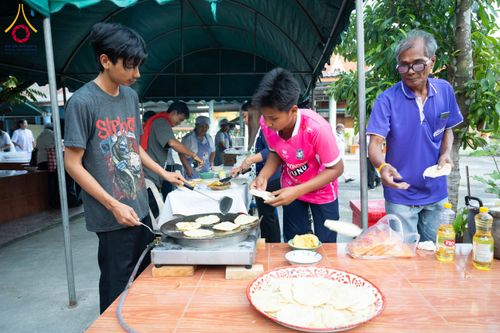 ภาพ No.208431:พิธีถวายสังฆทานแด่คณะสงฆ์ 323 วัด ปีที่ 21 ครั้งที่ 174 พิธีมอบกองทุนหนุนแรงใจช่วยครูใต้ ปีที่ 18 ครั้งที่ 138 และพิธีทำบุญอุทิศส่วนกุศลให้ผู้วายชนม์ ณ วัดบุณณาราม(วัดโคกงู) จ.นราธิวาส วันเสาร์ที่ 15 กุมภาพันธ์ พ.ศ.2568