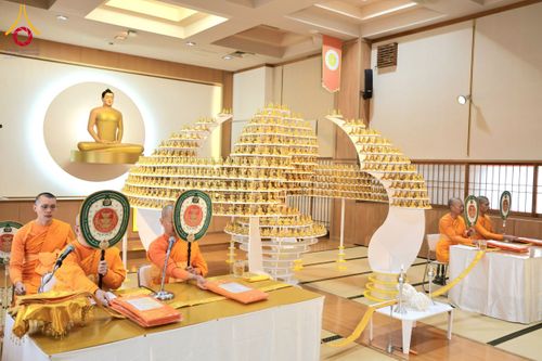 ภาพ No.213408:วันอาทิตย์ที่ 16 มีนาคม พ.ศ. 2568 พิธีบุพเปตพลี, ถวายภัตตาหาร, ปล่อยปลา วัดพระธรรมกายคานากาว่า ประเทศญี่ปุ่น