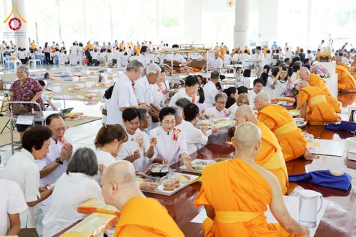 ภาพ No.263022:วันที่ 21 ตุลาคม พ.ศ. 2568 (วันพระ แรม 14 ค่ำ เดือน 11) พิธีบุพเปตพลี ครั้งที่ 171 ร่วมอุทิศบุญแด่หมู่ญาติที่ล่วงลับไปแล้ว และสืบทอดอายุพระพุทธศาสนา ณ หอฉันคุณยายอาจารย์ฯ วัดพระธรรมกาย