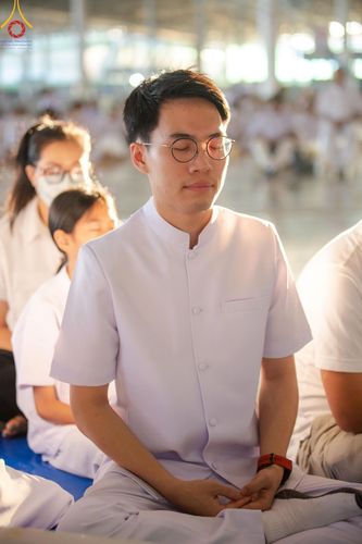 ภาพ No.158905:พิธีตักบาตร ในวันอาทิตย์ต้นเดือน วันที่ 6 ตุลาคม พ.ศ. 2567 ณ สภาธรรมกายสากล วัดพระธรรมกาย