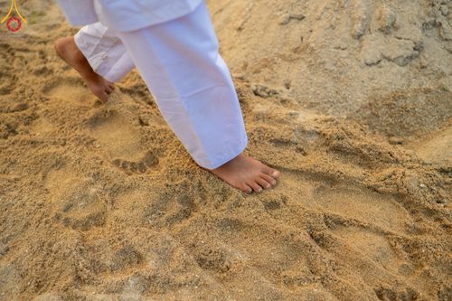 ภาพ No.63249:Photo Story  มหัศจรรย์วัดดงดินแดง Episode 1  พิธีปลงผมนาคธรรมทายาท  ในโครงการบรรพชาอุปสมบทหมู่ ฟื้นฟูพระพุทธศาสนาทั่วไทย วัดดงดินแดง ณ ลำน้ำแม่ตื่น อ.อมก๋อย จ.เชียงใหม่ วันที่ 2 เมษายน พ.ศ. 2567