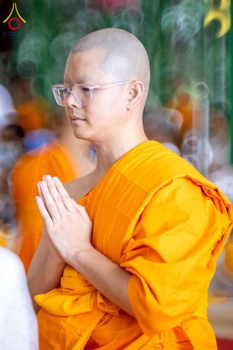 ภาพ No.256301:วันที่ 4 ตุลาคม พ.ศ. 2568 พิธีบรรพชาอุปสมบท  โครงการอุปสมบทหมู่บูชาธรรม 141 ปี  พระมงคลเทพมุนี (สด จนฺทสโร) ณ โบสถ์พระไตรปิฏก วัดพระธรรมกาย จ.ปทุมธานี