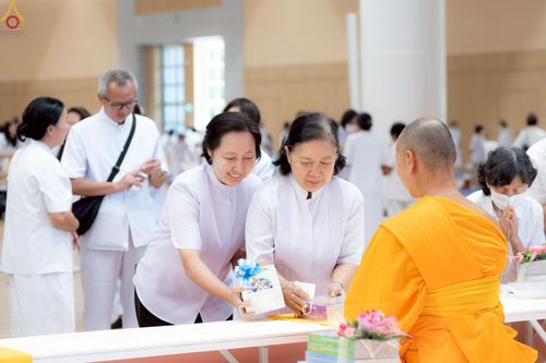 ภาพ No.225462:วันอาทิตย์ที่ 18 พฤษภาคม พ.ศ. 2568 พิธีร่วมบุญการศึกษา พระภิกษุ สามเณร ณ ห้องแก้วสารพัดนึก 2 วัดพระธรรมกาย