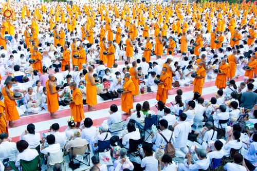 ภาพ No.116156:พิธีตักบาตรพระธรรมยาตรา ณ อนุสรณ์สถานลำดับที่ 4 สถานที่เกิดด้วยกายธรรม วัดโบสถ์(บน) จ.นนทบุรี วันที่ 21 มกราคม พ.ศ. 2567