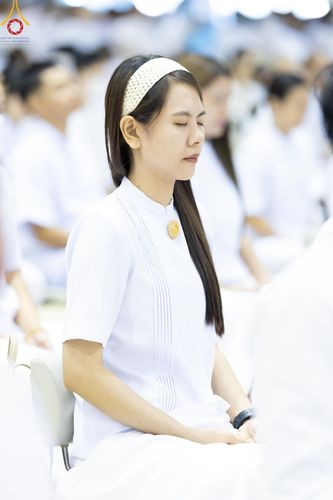 ภาพ No.143510:พิธีตักบาตร ข้าวสารอาหารแห้ง ณ บ้านแก้วเรือนทองคุณยายฯ และ พิธีบูชาข้าวพระ  ณ สภาธรรมกายสากล วัดพระธรรมกาย วันอาทิตย์ที่ 7 กรกฎาคม พ.ศ. 2567